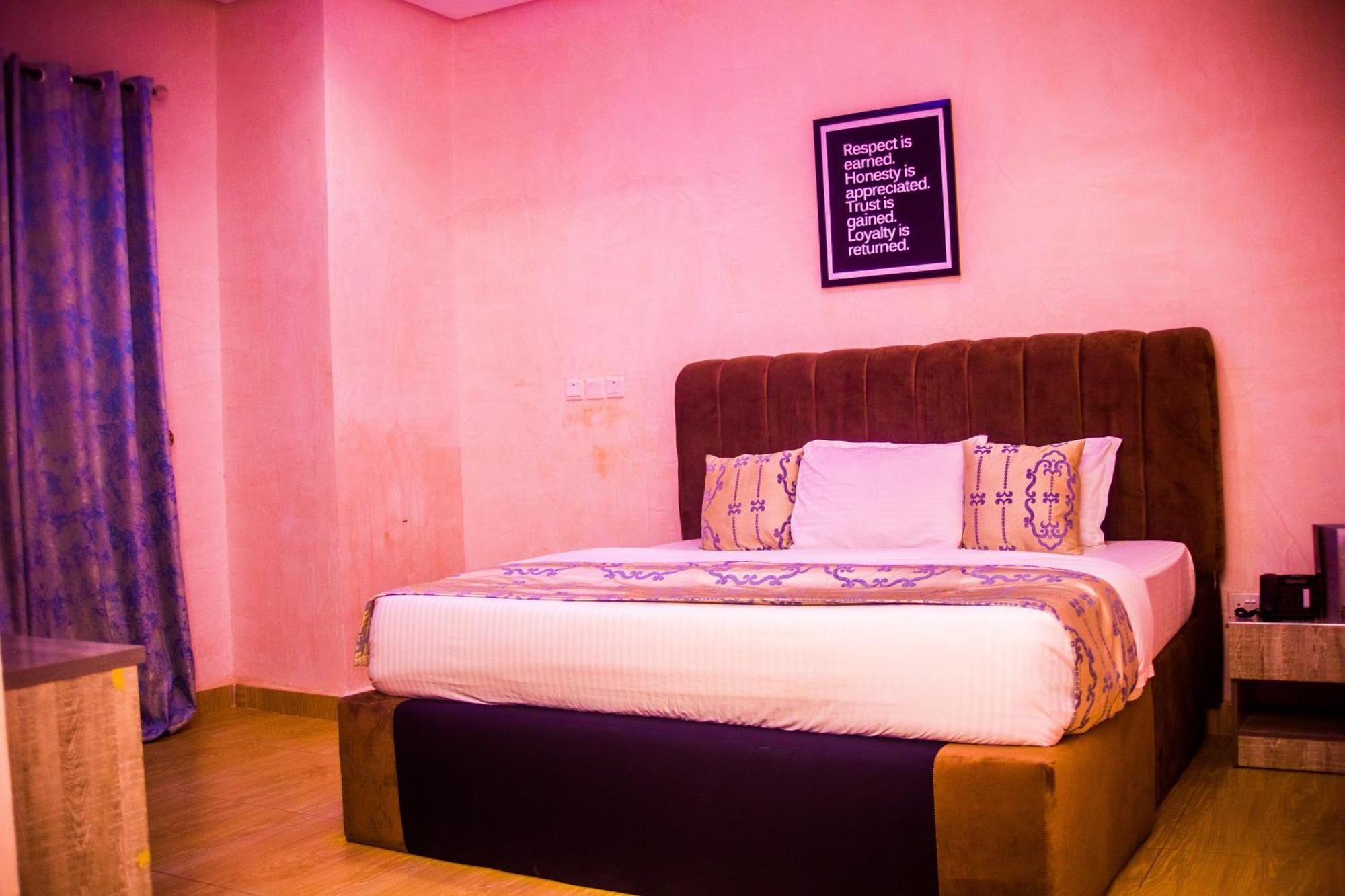 Vibes Suites Kaba Exterior photo