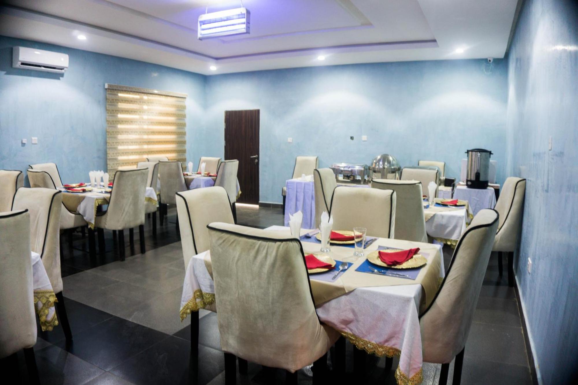 Vibes Suites Kaba Exterior photo