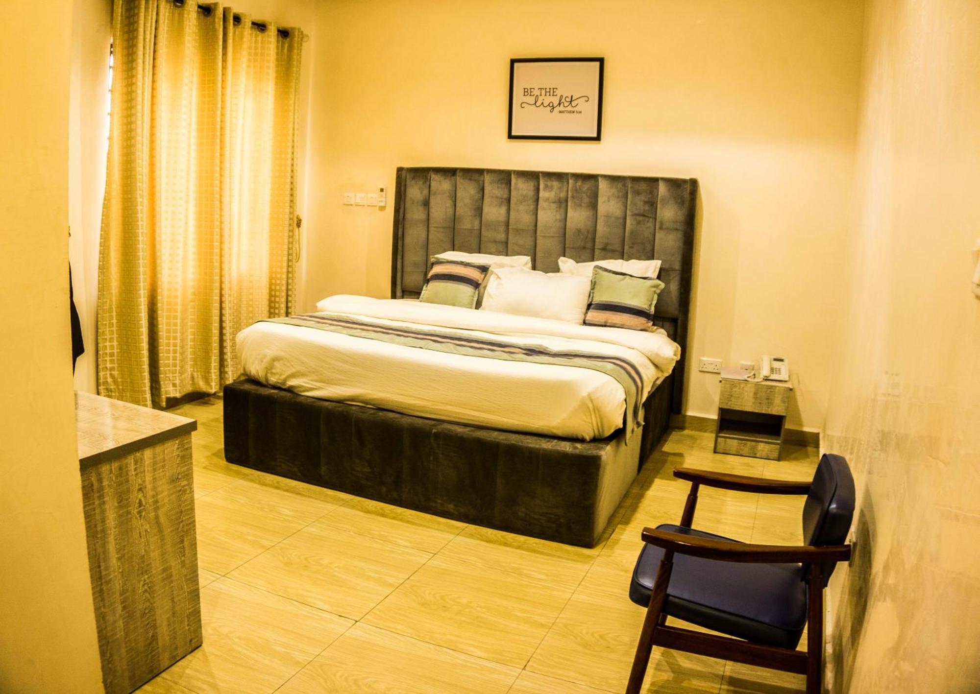 Vibes Suites Kaba Exterior photo