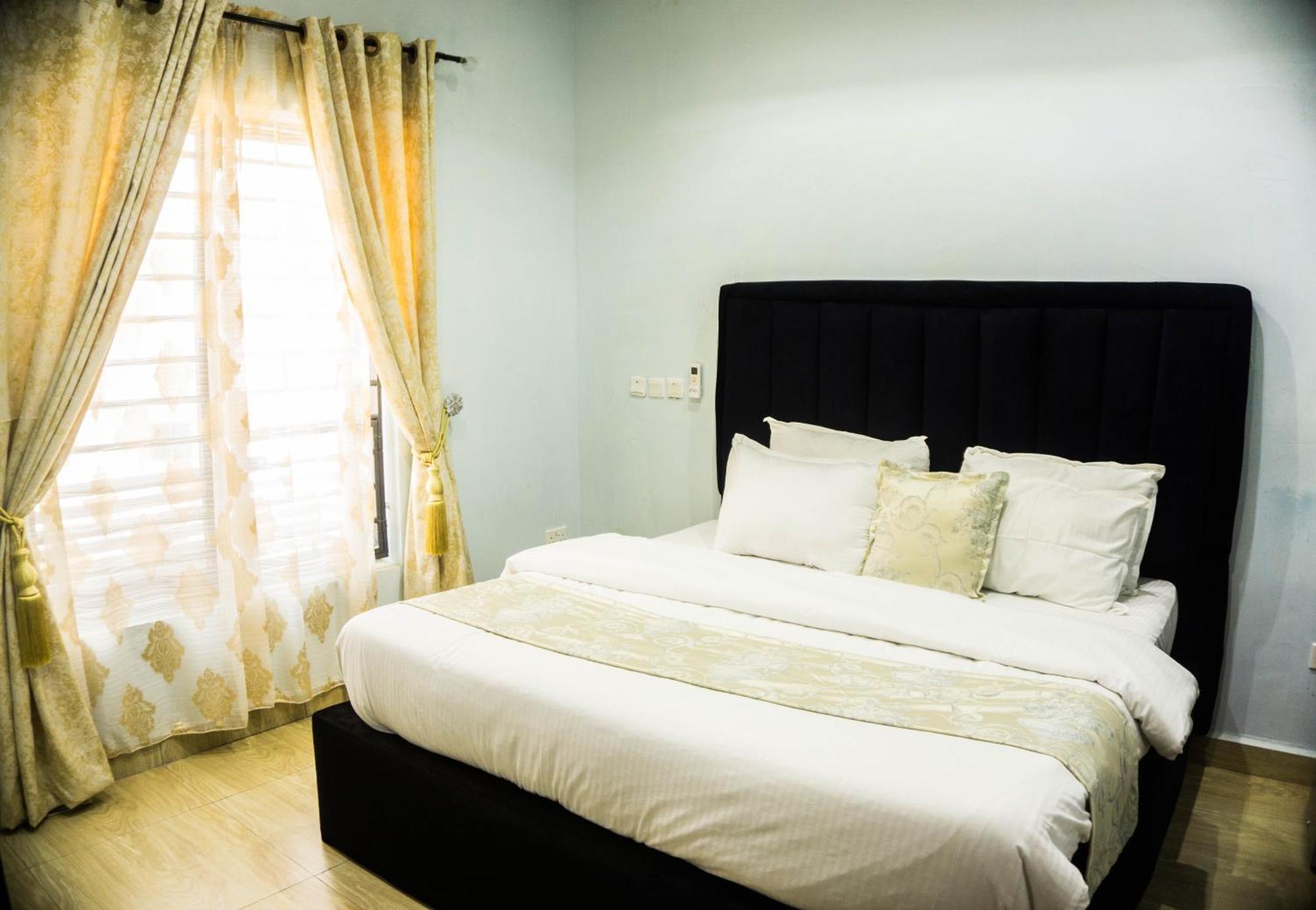 Vibes Suites Kaba Exterior photo