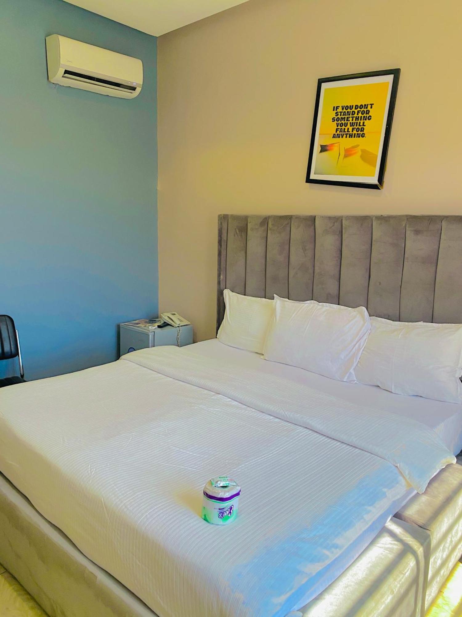 Vibes Suites Kaba Exterior photo