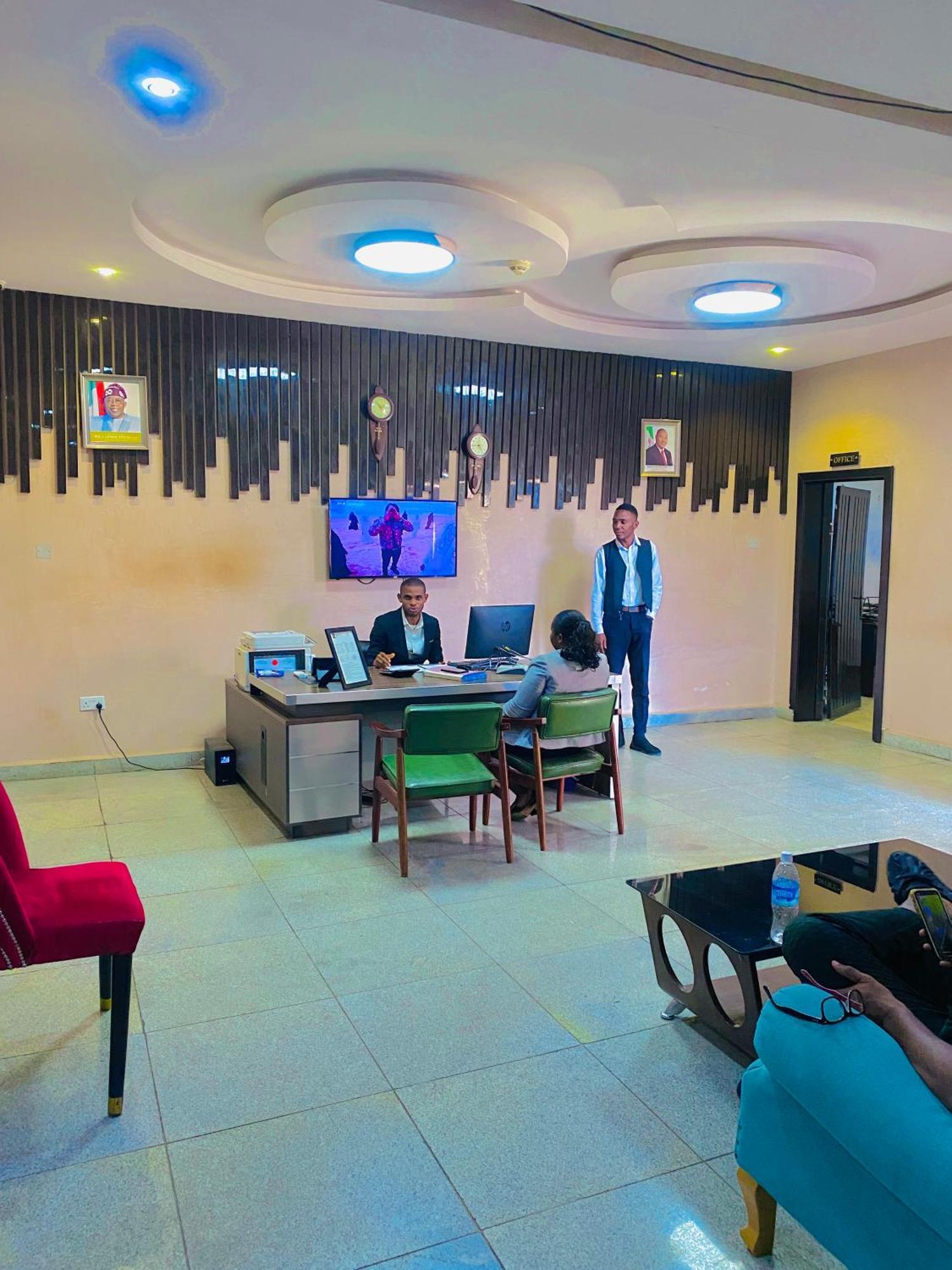 Vibes Suites Kaba Exterior photo